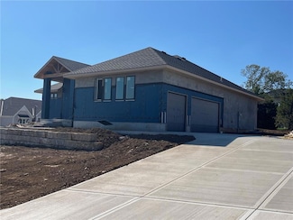 9410 Deer Run St, Lenexa, KS 66220