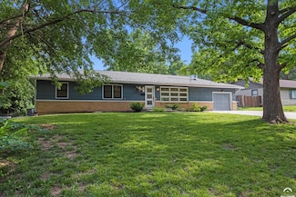 1221 W 19th Terrace, Lawrence, KS 66046