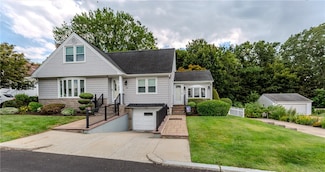 24 Freedom Rd, Providence, RI 02909