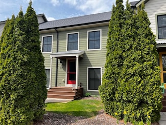 2137 New Town Dr NE Unit 14, Grand Rapids, MI 49525