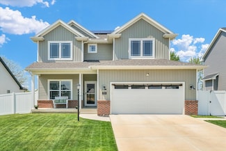 715 Cole Ln, Mahomet, IL 61853
