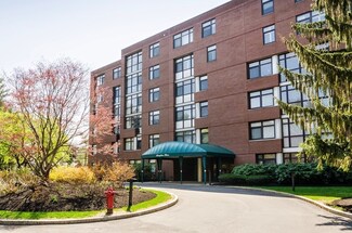 77 Florence St Unit 102N, Chestnut Hill, MA 02467