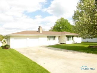 208 N Summit St, Edon, OH 43518