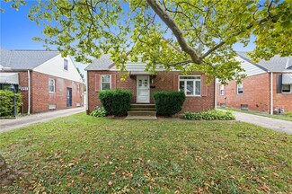 255 E 322nd St, Willowick, OH 44095