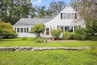 32 W Hurley Rd, Woodstock, NY 12498