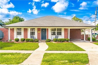 919 5th St, Gretna, LA 70053