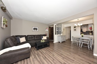 8643 N Servite Dr Unit 112, Milwaukee, WI 53223