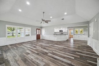 1613 Willow View St, La Porte, TX 77571