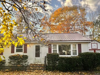 171 Mayo Rd, Hampden, ME 04444
