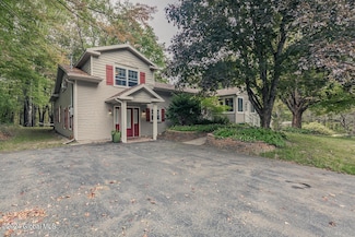 5706 Sacandaga Rd, Galway, NY 12074