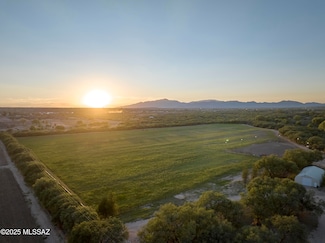 1220 E Heartleaf Ln, Benson, AZ 85602