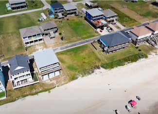1114 Blue Water Dr, Bolivar Peninsula, TX 77650