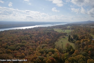 38 Hudson Ln, Ulster Park, NY 12487