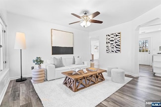 18 E Johnson Ave, Bergenfield, NJ 07621