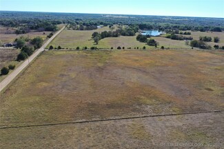 1 Chittam Wood Rd, Durant, OK 74701