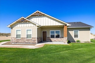 12454 Nighthawk Ln, Melba, ID 83641