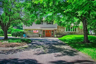 420 E Cedar Canyons Rd, Huntertown, IN 46748