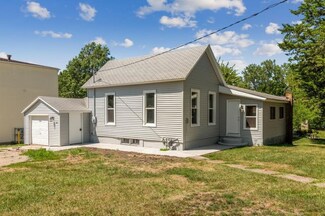 103 4th Ave, Grinnell, IA 50112