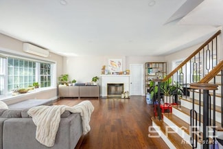 72-03 Ingram St Unit H0USE, Flushing, NY 11375