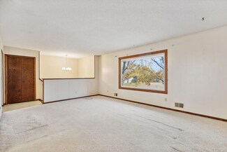 808 Russell Ave N, Glencoe, MN 55336