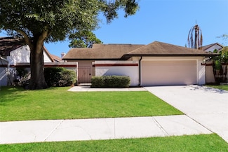 6909 Silvermill Dr, Tampa, FL 33635