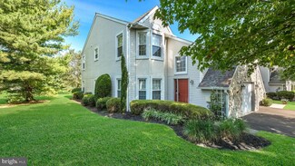 21 Kanon Ct, Newtown, PA 18940