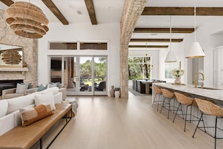 8217 Carranzo Dr, Austin, TX 78735