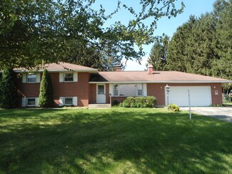 2292 N Leaf River Rd, Mount Morris, IL 61054