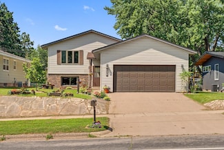 532 S 7th St, La Crescent, MN 55947