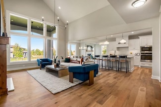 17508 Manor St, Overland Park, KS 66085