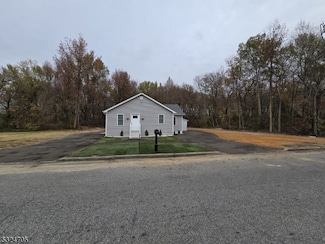 111 E Del a Vue Ave, Penns Grove, NJ 08069