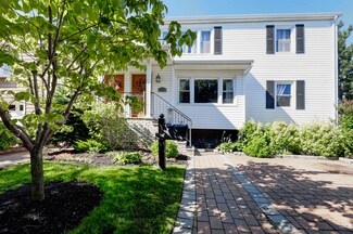 980 Schopmann Dr, Secaucus, NJ 07094