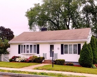 39 Oak St, Stoneham, MA 02180