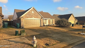 8274 Willow Dr, Southaven, MS 38671