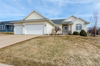 115 N 16th Ave, Hiawatha, IA 52233