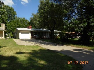 1552 N Yale Blvd, Wichita, KS 67208