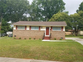 2720 Thornton Rd, Charlotte, NC 28208
