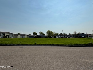 108 3rd Ave NW, Devils Lake, ND 58301