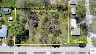 612 W Ohio St, Clinton, MO 64735