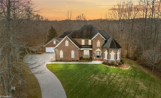 4619 Riveroaks Dr, Randleman, NC 27317