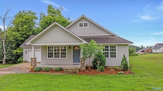 182 Creek Dr, Rainsville, AL 35986