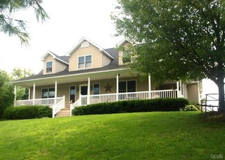 643 Golden Eagle Dr, Saylorsburg, PA 18353