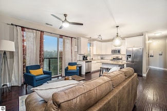 115 E Eighth St Unit 16, Traverse City, MI 49684