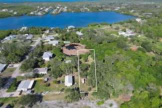 1256 Bayshore Dr, Terra Ceia, FL 34250