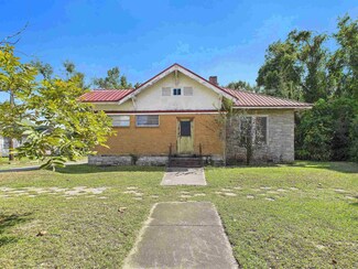 611 W Green St, Perry, FL 32347