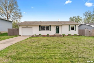 325 W 64th St, Davenport, IA 52806