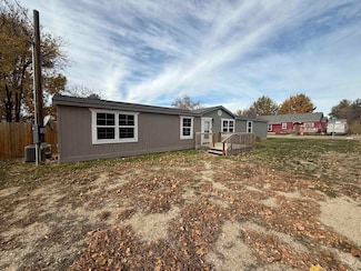 421 Loomis Ave, Melba, ID 83641