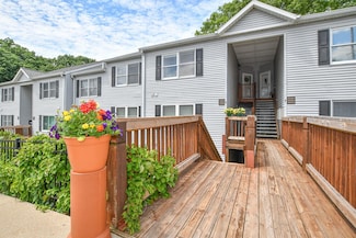 2208 Parkview Ave, Kalamazoo, MI 49008