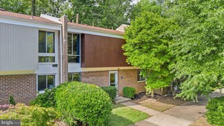 1727 Wainwright Dr, Reston, VA 20190