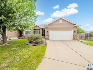 5102 S Carrick Ave, Sioux Falls, SD 57106